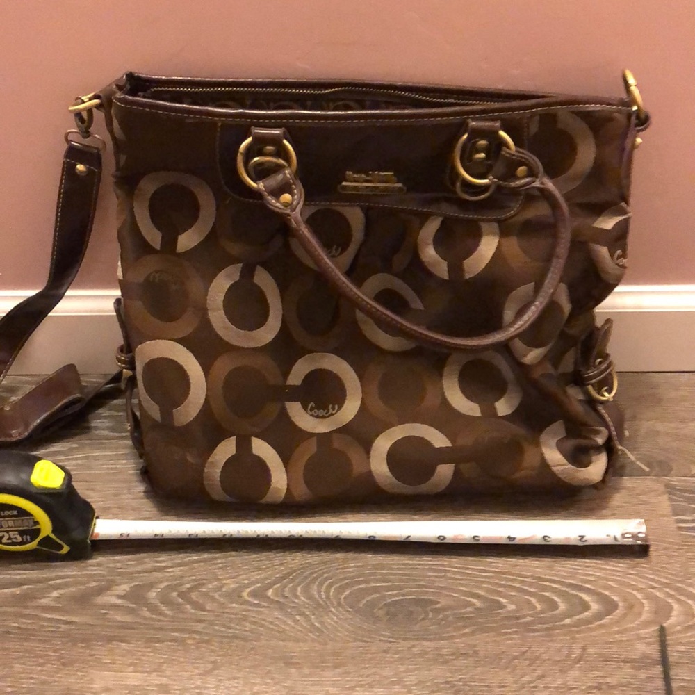 Faux Coach crossbody (not authentic)!